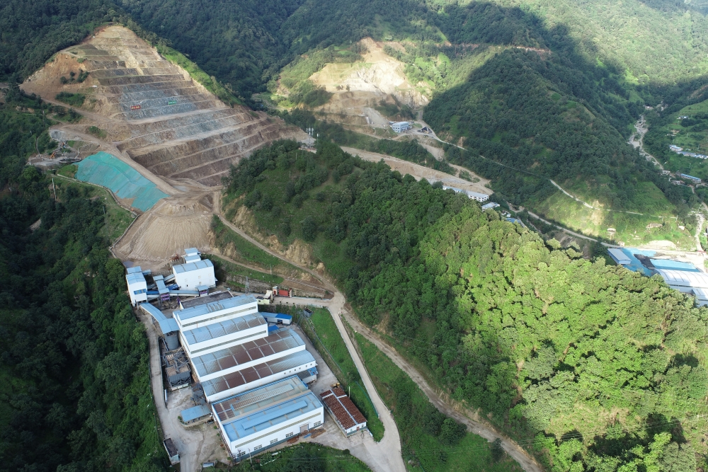 德昌县大陆槽稀土矿矿区